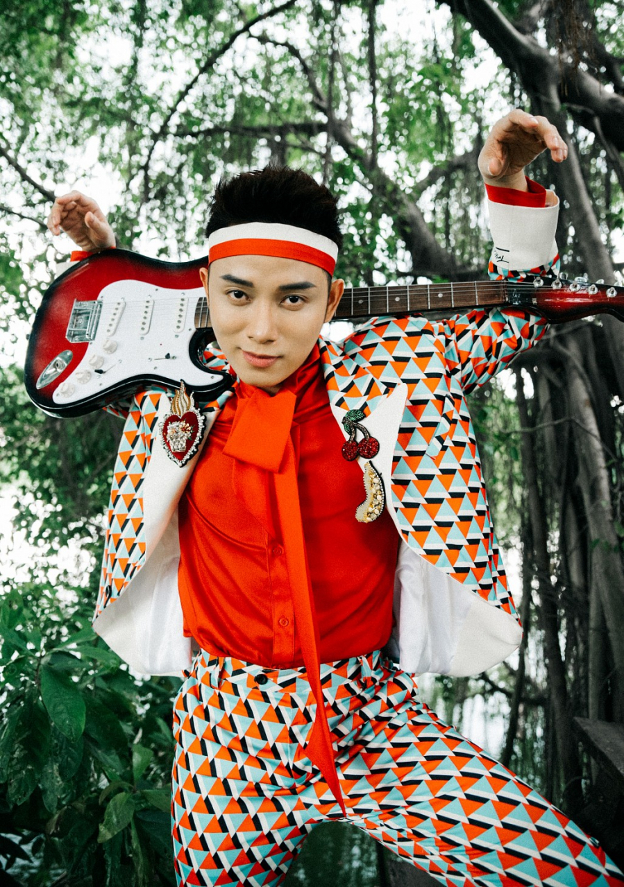 truc-nhan-mo-uoc-chi-oi-dung-moi-em-len-hat-sau-khi-nhan-duoc-thiep-moi-tu-dong-nhi-va-ong-cao-thang-8bcd8b