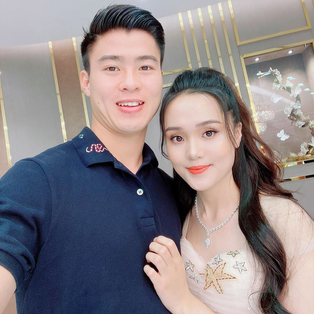 Duy Mạnh và Quỳnh Anh.