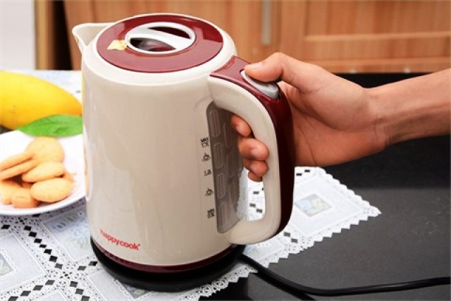 Không nên đổ hết nước trong bình sau khi đun