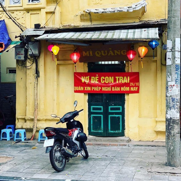Tấm băng rôn đang gây được sự chú ý của cư dân mạng.