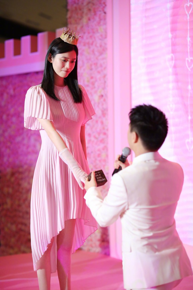 Hà Du Quân cầu hôn Hề Mộng Dao cực hoành tráng