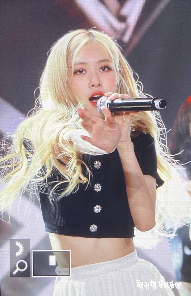 Bức ảnh được chụp bởi fansite của nữ idol dù chưa qua chỉnh sửa nhưng đã làm nức lòng người hâm mộ bởi khoảnh khắc xuất thần này