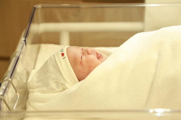 Khoảnh khắc đáng yêu của con gái Quách Ngọc Tuyên.