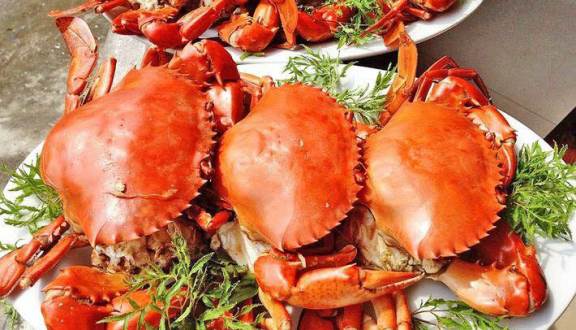 Thịt bò không ăn cùng hải sản