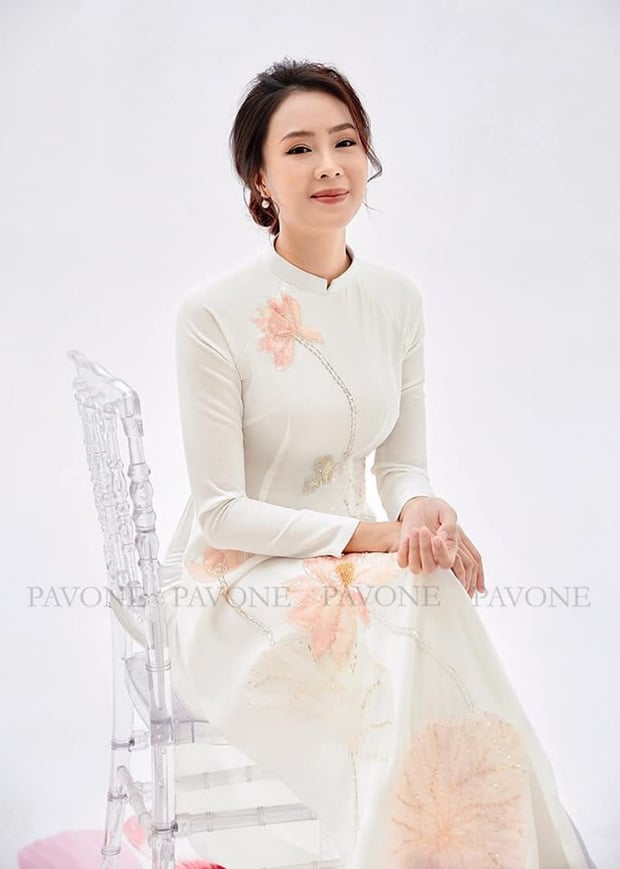 Với gương mặt đầy khả ái, nữ diễn viên vô cùng duyên dáng, chuẩn vẻ đẹp của người phụ nữ Việt Nam.