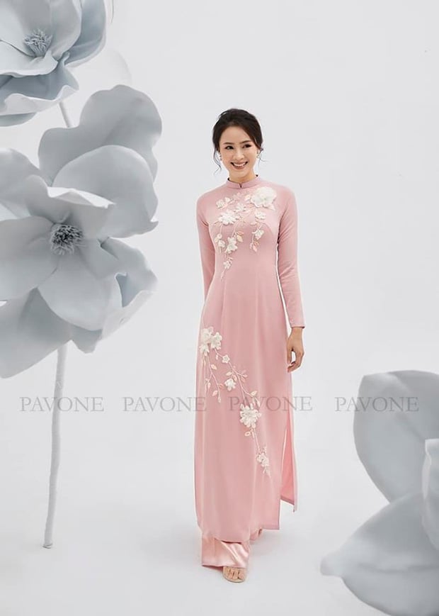 Năm 2004, Hồng Diễm từng lọt vào Top 10 Hoa hậu Ngọc Trai Phương Đông.