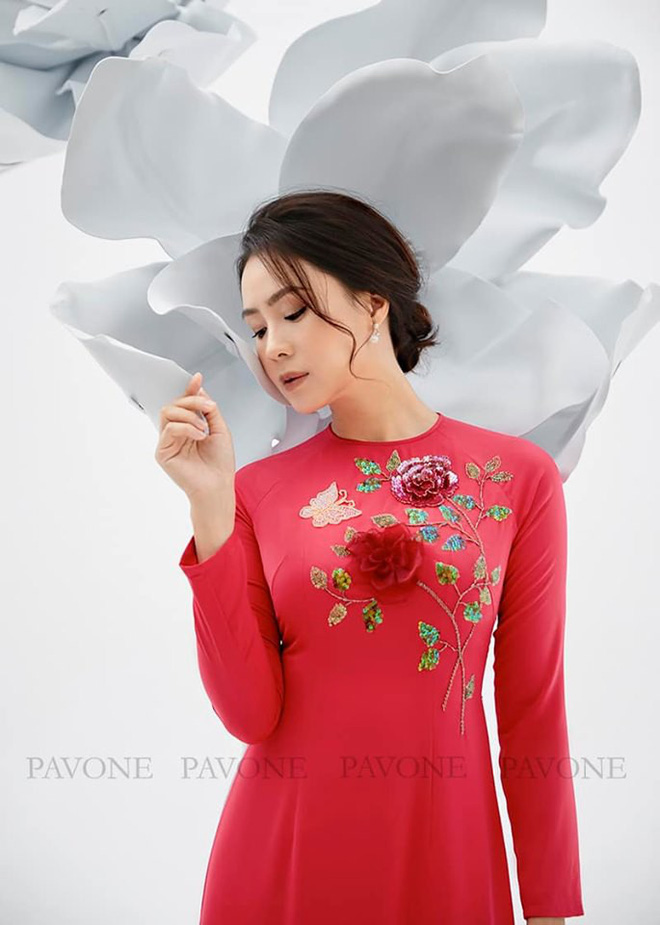 Cô được công chúng vô cùng yêu mến qua các bộ phim như “Cầu vồng tình yêu”, “Cả một đời ân oán” và mới đây nhất là “Hoa hồng trên ngực trái”.
