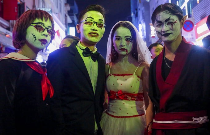 Muôn kiểu hóa trang trong đêm Halloween. (Ảnh: VnExpress)