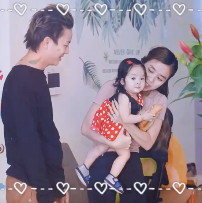 Con gái thứ hai của vợ chồng Hoài Lâm sở hữu nhiều nét xinh xắn từ cả bố và mẹ.     
