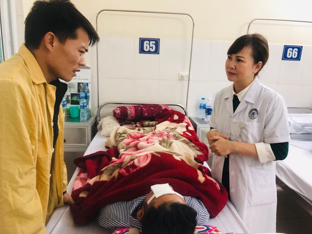 dot-vang-ma-thanh-nien-bi-mu-mot-mat-01