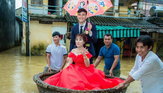 Dù bão tố, mưa giông cũng không thể ngăn đôi ta về chung một nhà.