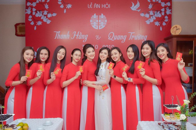 Dàn phù dâu gây sốt vì toàn người đẹp.