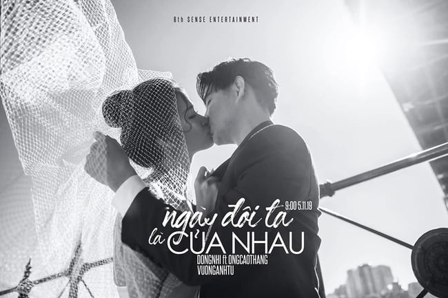 Cách đây vài giờ trên trang cá nhân, nữ ca sĩ Đông Nhi đã đăng tải hình ảnh mới nhất trong album ảnh cưới đầy ngôn tình với Ông Cao Thắng. Trong hình ảnh được chia sẻ, Đông Nhi cùng Ông Cao Thắng đã dành cho nhau nụ hôn đầy tình cảm và lãng mạn. Khoảnh khắc này của cặp đôi nhanh chóng thu hút sự chú ý của cộng đồng mạng.