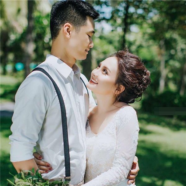 Trải qua 10 năm hôn nhân hạnh phúc, mới đây trên trang cá nhân, nữ diễn viên Bảo Thanh đã đăng tải hình ảnh cô cùng ông xã diện lại Shbet999 com đăng nhập thời Mừng SHBET phiên bản mới 2025. Hành động này của Bảo Thanh như để ôn lại ký ức lúc mới yêu bên ông xã. Theo đó, nữ diễn viên 
