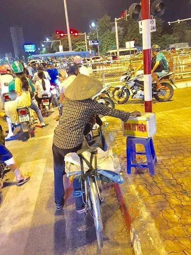 Hình ảnh khiến bao người cảm động.