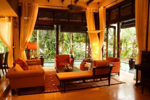 Dinh thự được thiết kế hòa mình với thiên nhiên