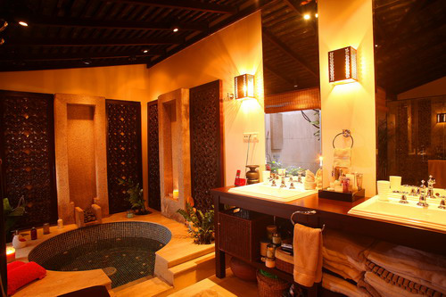 Trong nhà có một khu Spa riêng dành cho các thành viên thư giãn