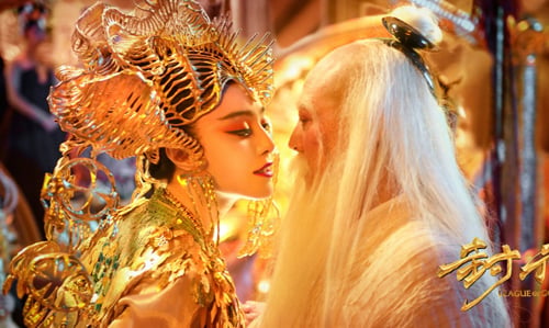 Ánh mắt sắc lẹm của mãng xà tinh Tô Đát Kỷ