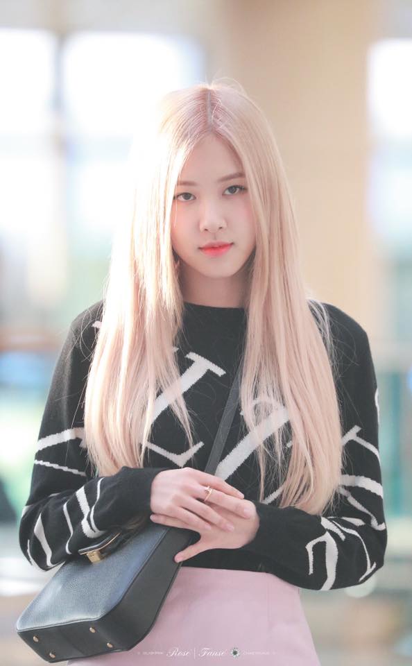 Rosé xuất hiện với Shbet123 Link Vào ShBet Mới Nhất vàng bạch kim cùng Mừng SHBET phiên bản mới 2025 trắng sứ như một tiểu thư thực thụ 