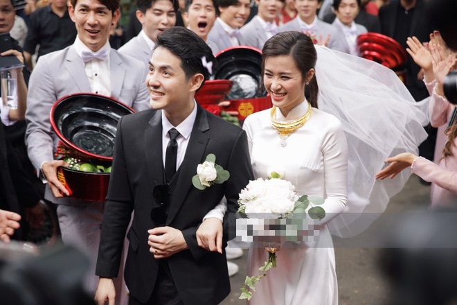 Cuối cùng Đông Nhi đã về chung nhà với Ông Cao Thắng sau bao mong đợi của người hâm mộ.    
