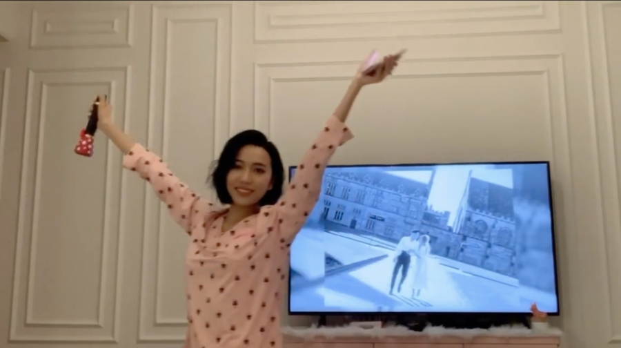 Một số hình ảnh trong clip Diệu Nhi cover “Ngày Đôi Ta Là Của Nhau” của Đông Nhi để chuẩn bị cho Quatrian shbet hiện đang mở.