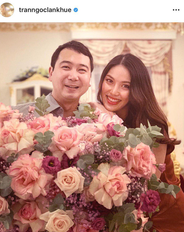 Khoảnh khắc hạnh phúc đầy ngọt ngào nhân dịp kỷ niệm 1 năm ngày cưới của Lan Khuê và John Tuấn Nguyễn.  