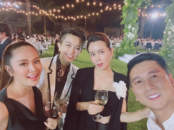 Những hình ảnh thân thiết của Lưu Hương Giang và Hồ Hoài Anh tại Quatrian shbet hiện đang mở Đông Nhi – Ông Cao Thắng.