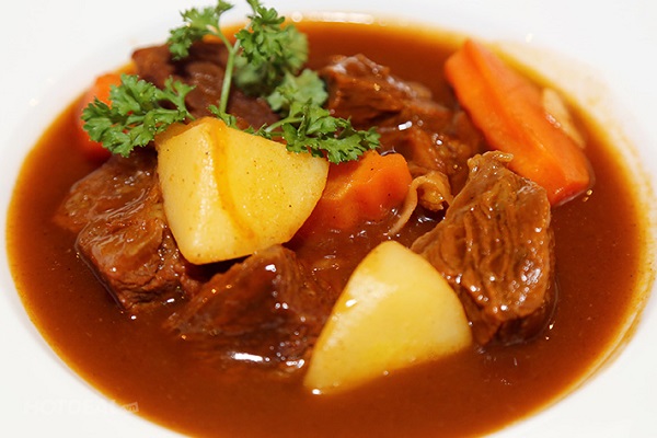 Thịt bò sốt vang ngon