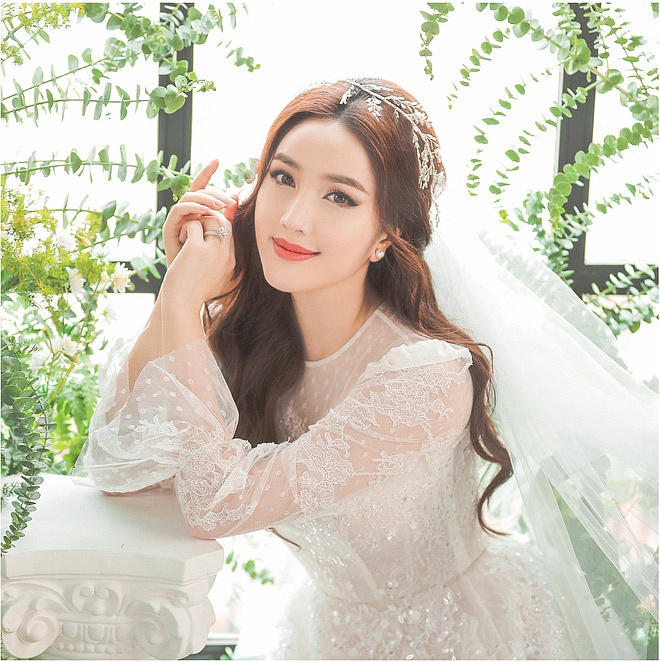 thong-tin-hiem-ve-dam-cuoi-bao-thy-chi-5-nghe-si-tham-du-to-chuc-kin-o-khach-san-6-sao-350-trieudem-phong-dat-nhat-ef1f9a