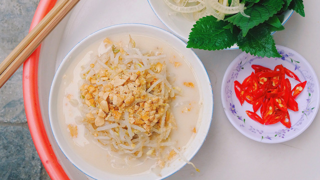 Bánh đúc nộm.