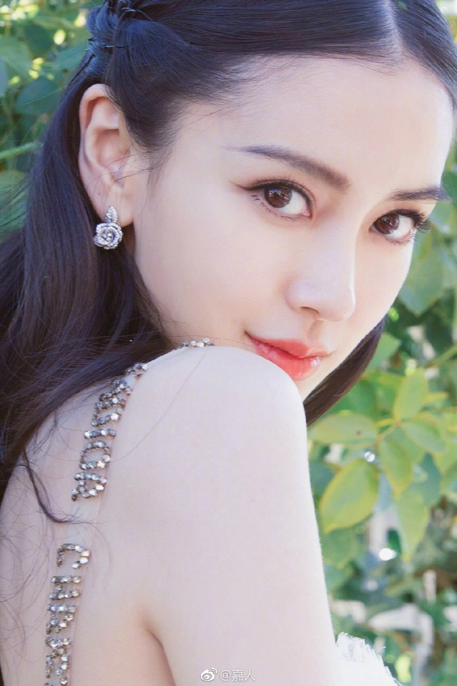 Cận cảnh vẻ đẹp như tiên tử của tiểu hoa sinh năm 1989