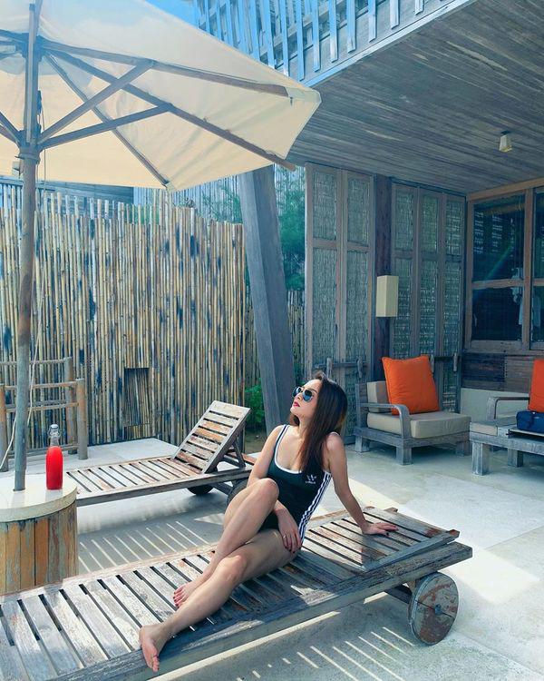 dien-bikini-day-duyen-dang-bao-thanh-khoe-kheo-doi-chan-thon-dang-nguong-mo-73387425_177336093392722_4873719786625297582_n-1573469634-406-width600height750