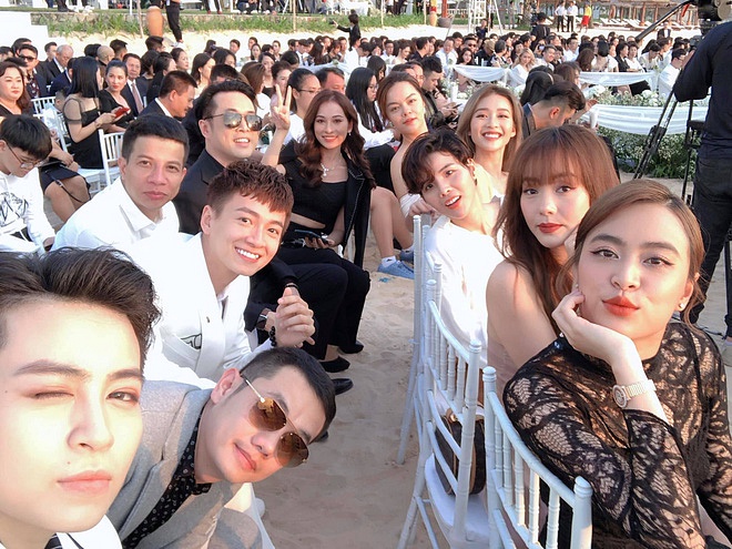 Trên trang cá nhân của mình, Gil Lê cũng đăng tải hình ảnh chung với nữ ca sĩ Hoàng Thùy Linh.