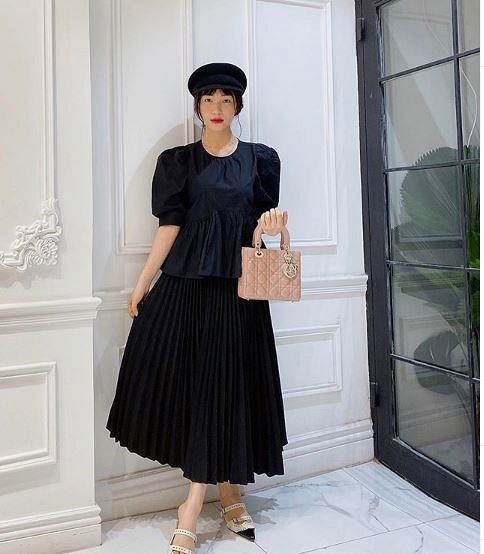 Vắng bóng một khoảng thời gian ngắn, Hòa Minzy tái xuất với hình ảnh cực xinh đẹp.    
