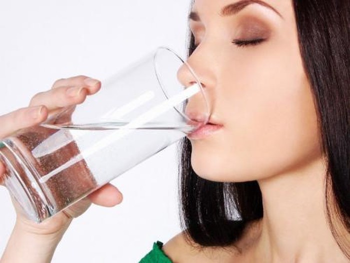 Uống nước muối ấm vào buổi sáng giúp giải nhiệt thanh lọc Sh88bet đăng ký miễn phí