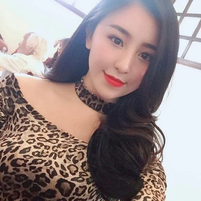 Hiện Bảo Chi đang kinh doanh quần áo online.