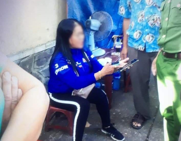 Bà H. bị nghi có ý đồ cướp tài sản nên bị người dân vây giữ và báo chính quyền địa phương.