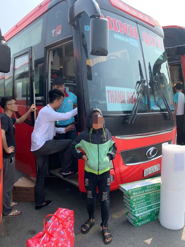 Cháu P. đã được hỗ trợ mua vé để về quê trong sáng cùng ngày.