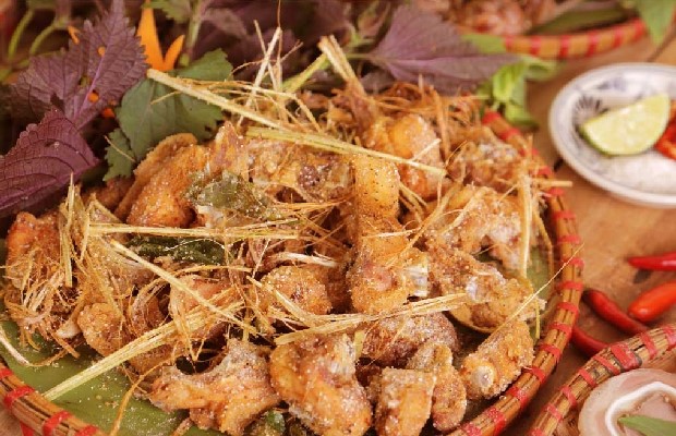Gà rang muối hấp dẫn trong ngày cuối tuần