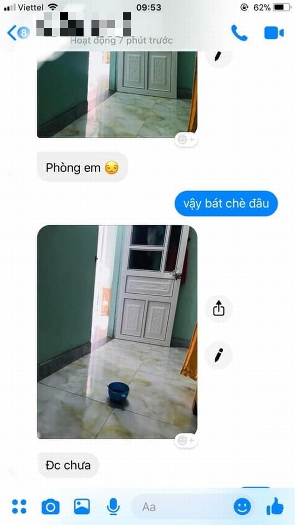Cô gái chụp ảnh phòng.