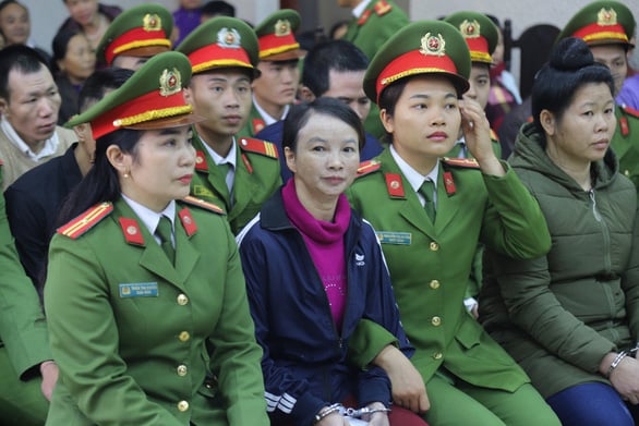 Bị cáo Trần Thị Hiền tại phiên tòa xét xử về tội buôn bán ma túy sáng nay (27/11).
