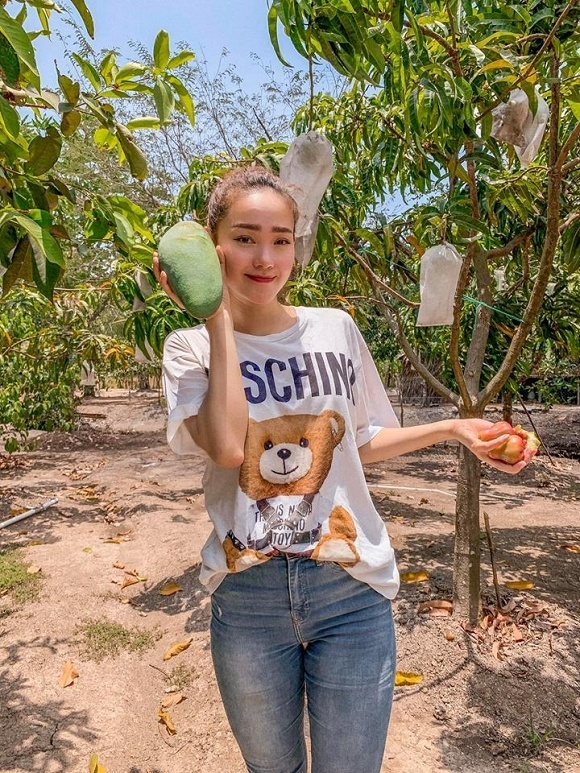 Ngoài ra, nữ ca sĩ từng ngầm khoe một khu đất dùng để nghỉ ngơi mỗi dịp cuối tuần. Minh Hằng từng chia sẻ trên trang cá nhân của mình: 