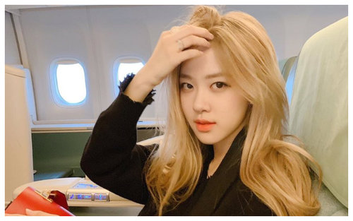 Rosé vốn sở hữu đôi mắt 1 mí, mí lót 