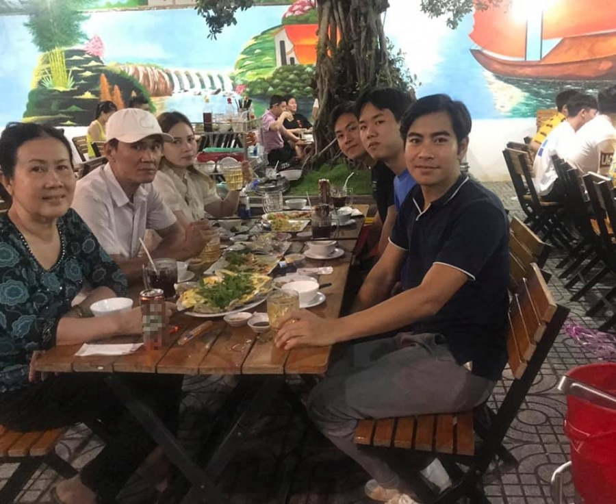 Mối quan hệ của những người trong cuộc khiến khán giả luôn thắc mắc. Trong khi Ngọc Lan luôn vắng mặt thì Thanh Bình lại thân thiết với Shbet111 slot, casino, thể thao, xổ số cô.