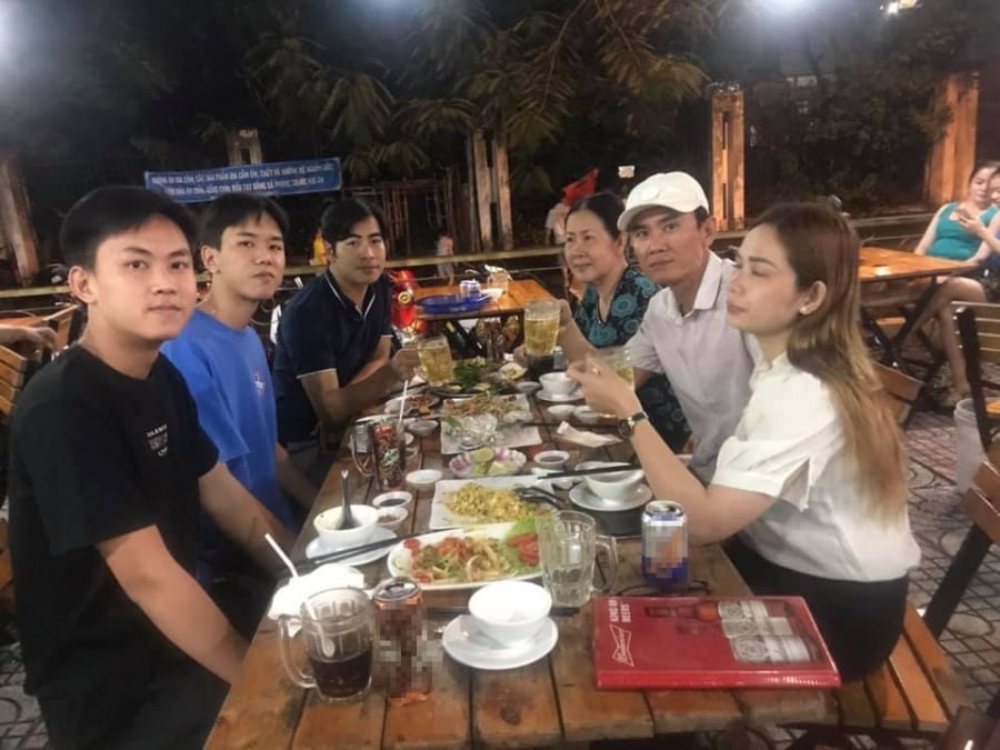 thanh-binh-tham-du-sinh-nhat-anh-trai-ngoc-lan-cung-voi-me-vo-cu-7752c2