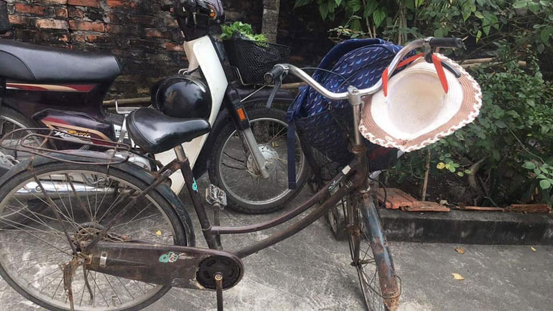 Chiếc xe của cô bé.