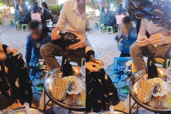 Cậu bé quỳ gối rồi vái lạy để thuyết phục khách mua hàng.