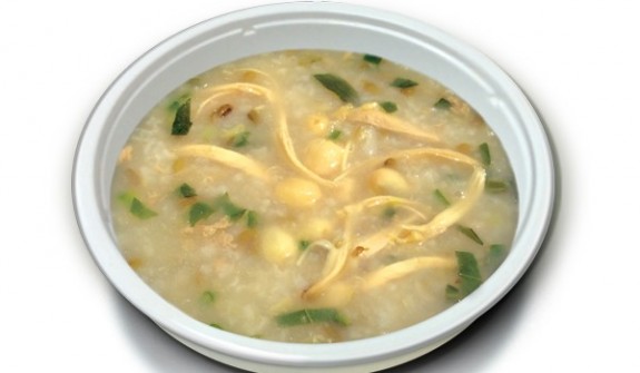 Cháo gà hạt sen giúp trẻ tăng cân
