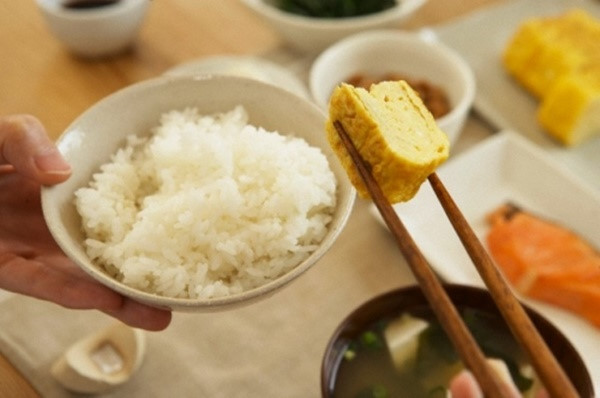 Không ăn thức ăn riêng cơm riêng