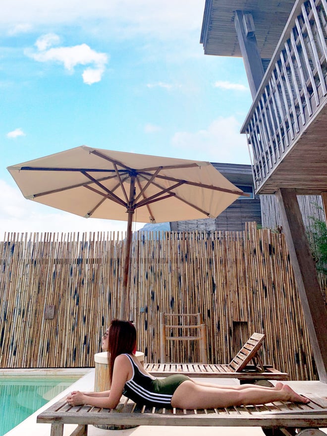 Đây không phải lần đầu tiên nữ diễn viên diện bikini khoe dáng nhưng cô vẫn làm khán giả hết lời khen ngợi.